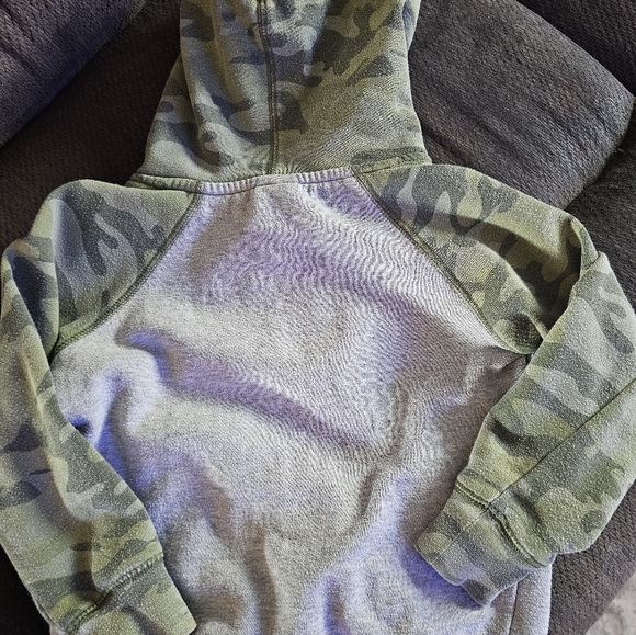 Boys John Deere hoodie - Picture 2 of 3